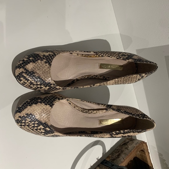 louise et cie  snake print heels - Picture 3 of 4